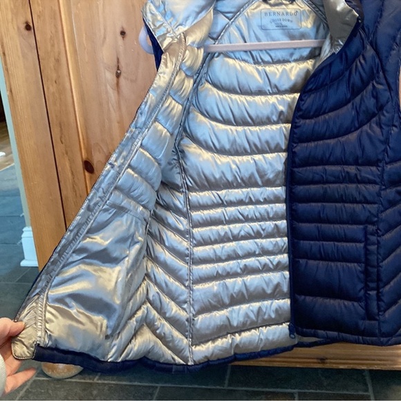 Bernardo Goose Down Vest - Picture 4 of 6